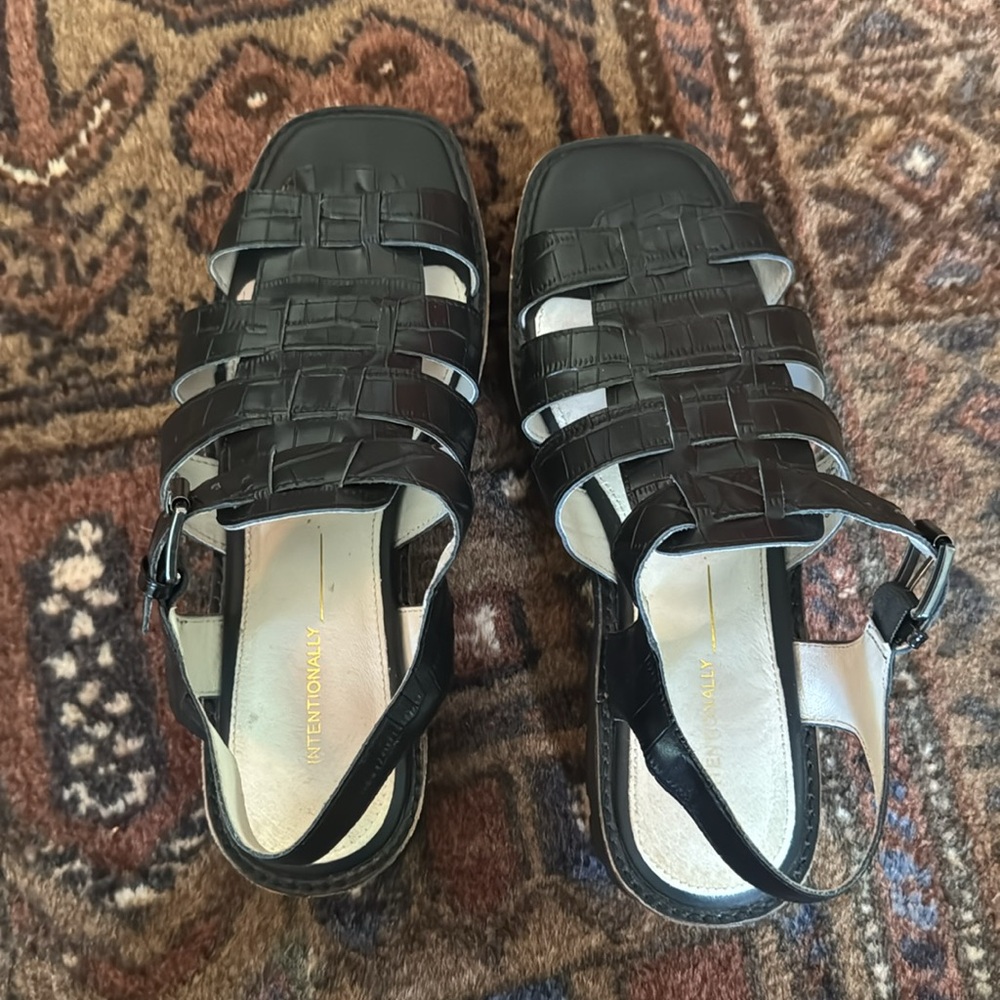 Intentionally Blank Haddie Leather Fisherman Sandal - Picture 3 of 4